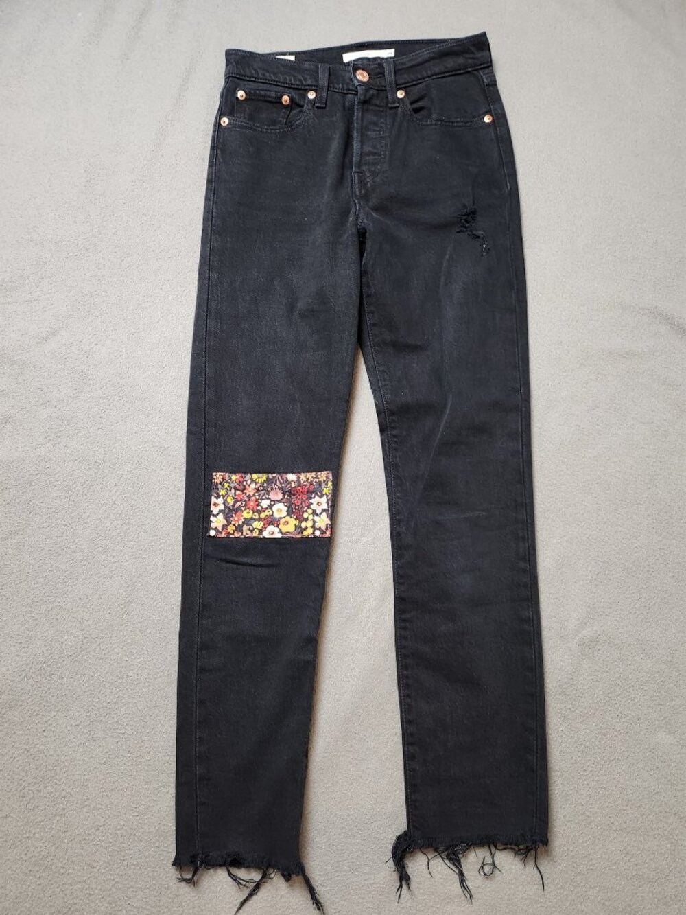 Levi's Premium Wedgie Icon Fit Jeans W24 Black Desert High Rise Raw Hem